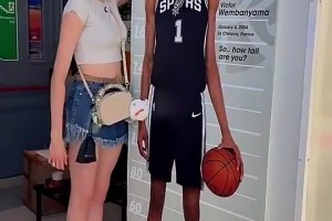 这个纸板不准？女巨人和文班亚马的身高纸板对比